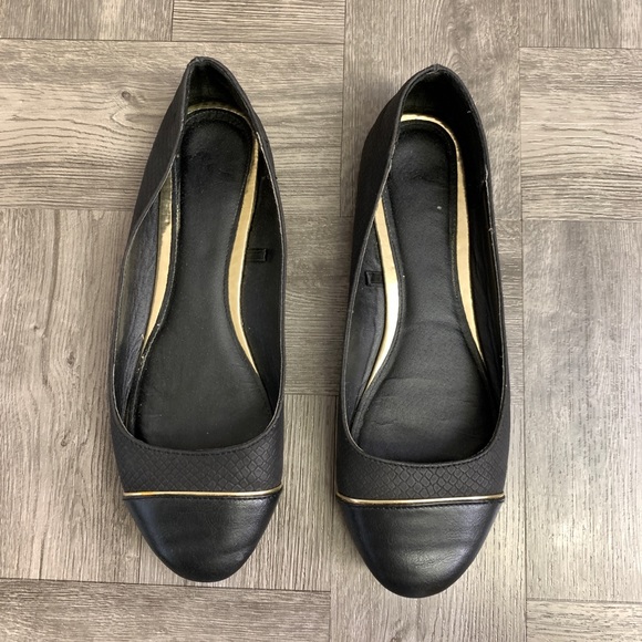Black and gold flats size 8 - Picture 3 of 8